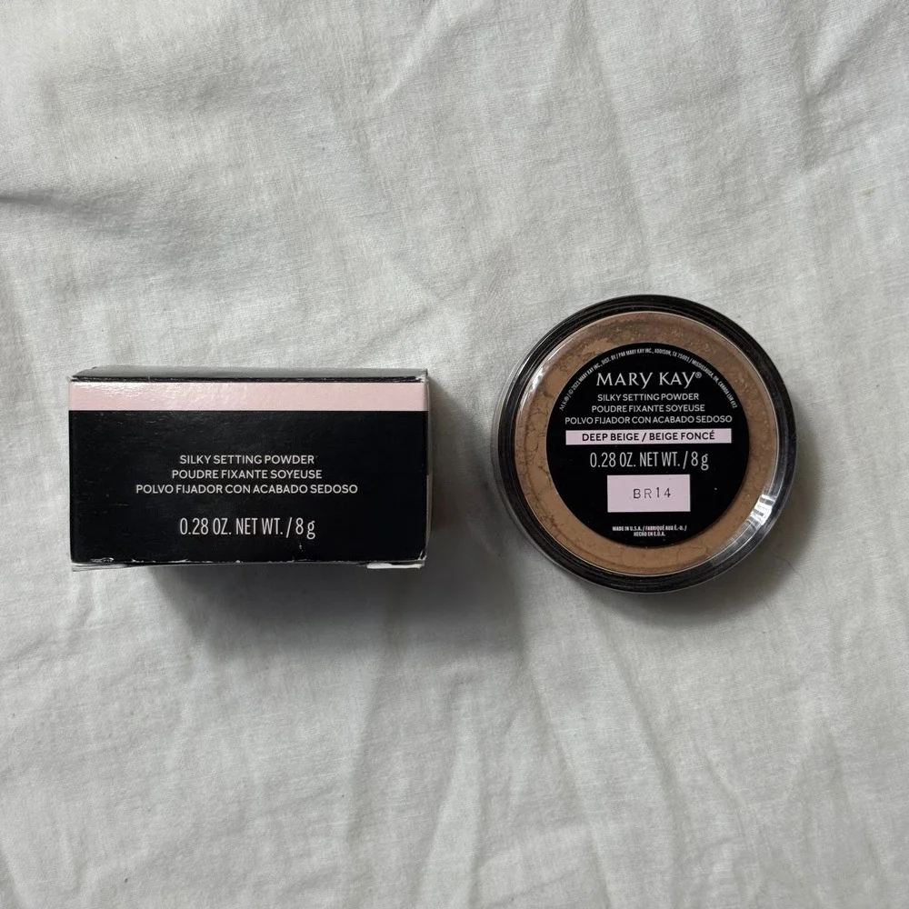 Mary Kay Silky Setting Powder Women's 0.28 oz Deep Beige Matte Minimalist